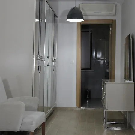 Solo Hotel 2*